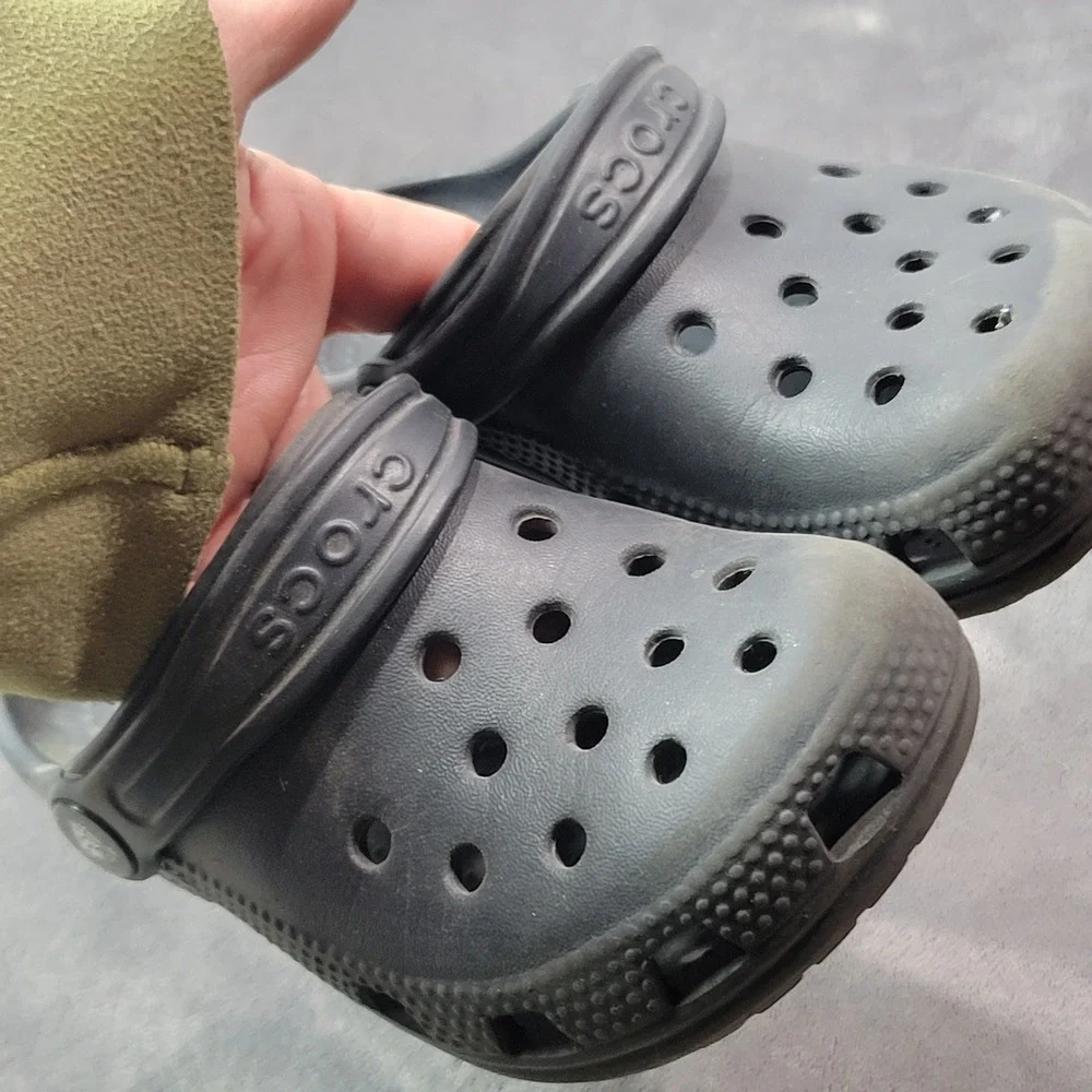 Kids Crocs Size 9 Gray Clogs Slip On Shoes‎